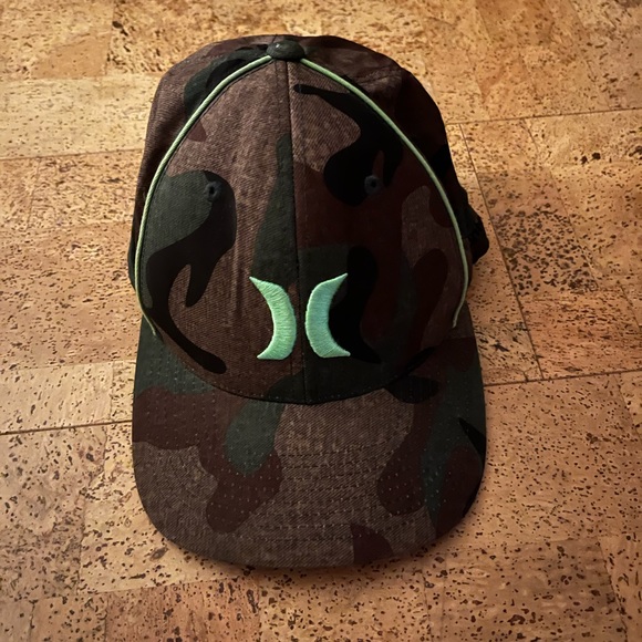 Hurley Camo FlexiFit Cap - Picture 2 of 5